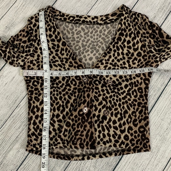 Womens Cheetah Print Cropped Cardigan Sweater - Picture 5 of 5